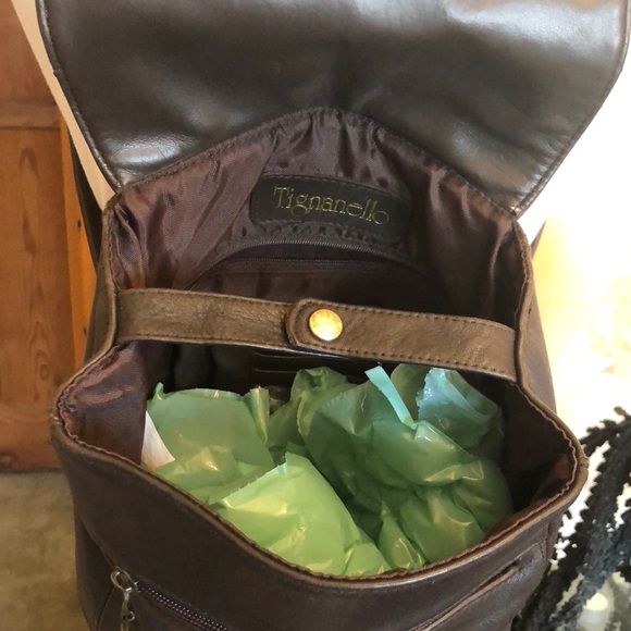 Classic Brown Leather Backpack with Adjustable Straps - Picture 4 of 5